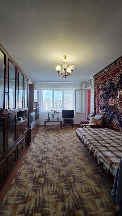 Р-н Ювілейний, Співдружності, 3х кімнатна 9/10