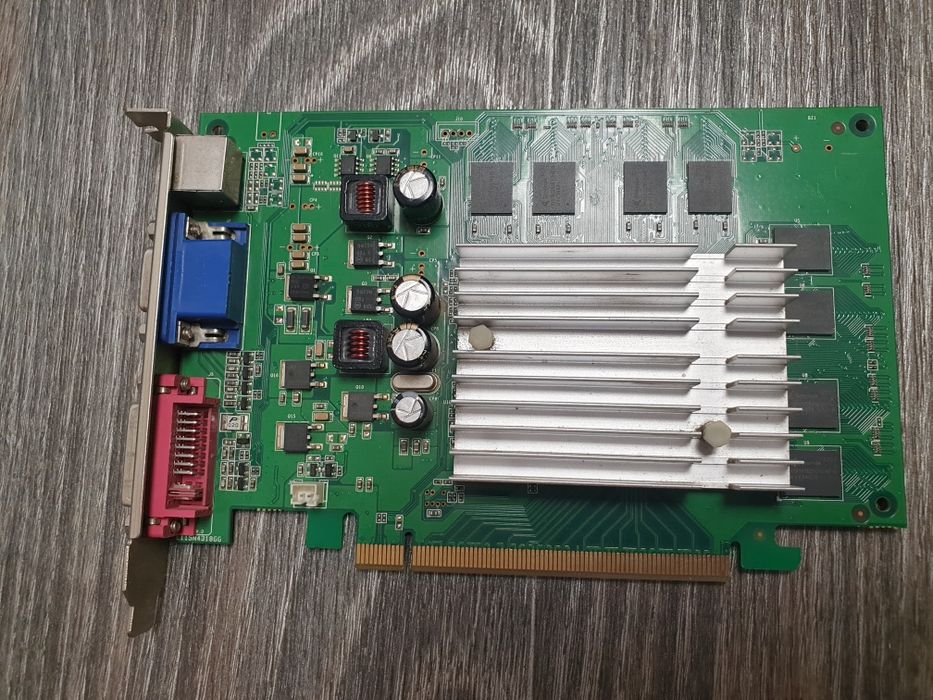 Nvidia 7300GT (видеокарта)
