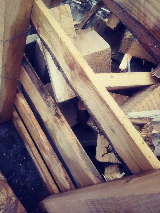 Drewno po budowie grube