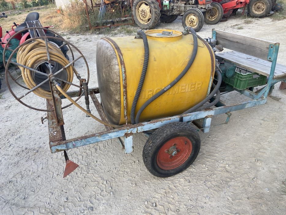 Pulverizador rebocavel 300 lts com motor briggs