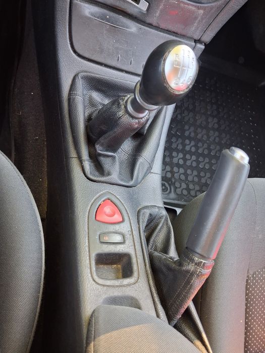 Zadbana i serwisowana* 1.9DCi* 110KM* Renault Laguna* 2006rok* Klima sprawna* HAK* Długie opłaty*