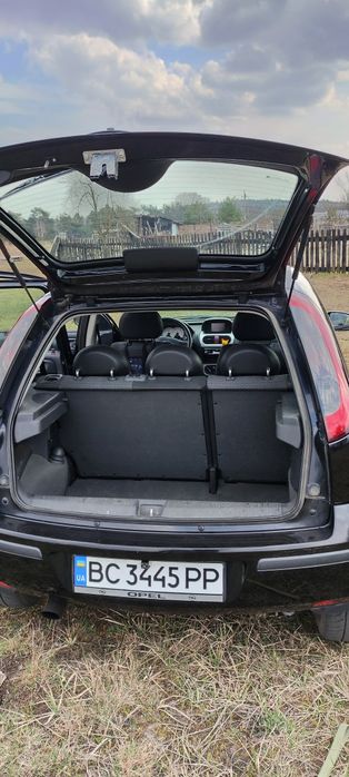 Opel Corsa 1.4 бензин ,2005