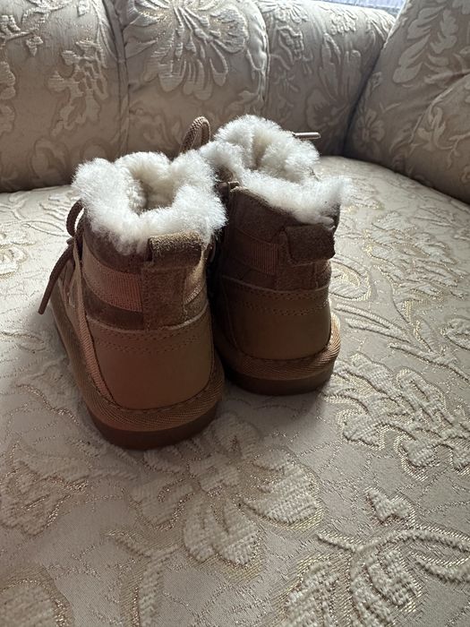 Взуття зимове.