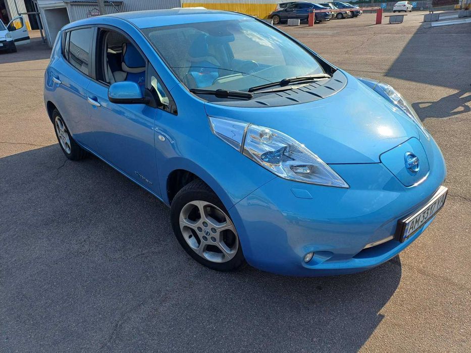 Оренда, прокат авто електромобіля Nissan Leaf