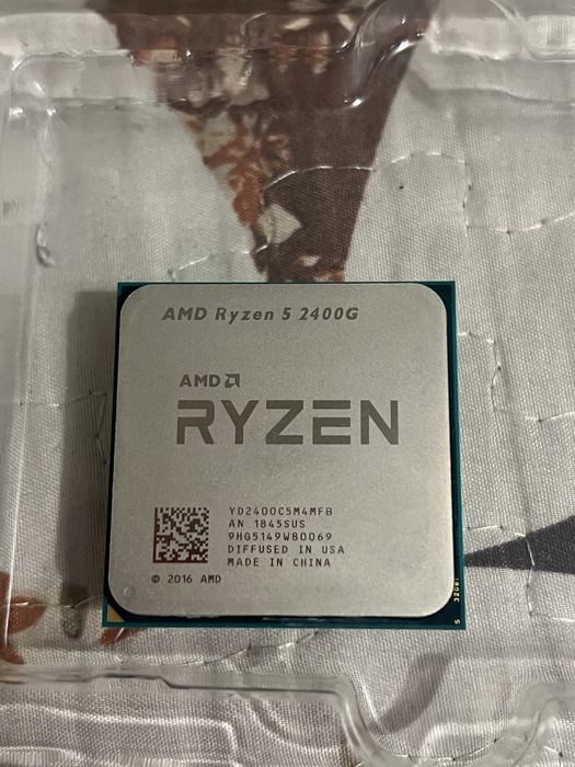 Процесор Ryzen 2400G