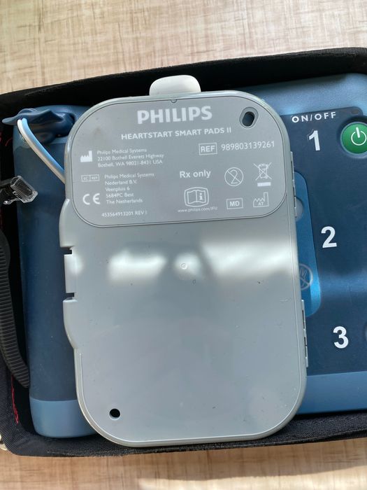 Дефібрилятор Philips