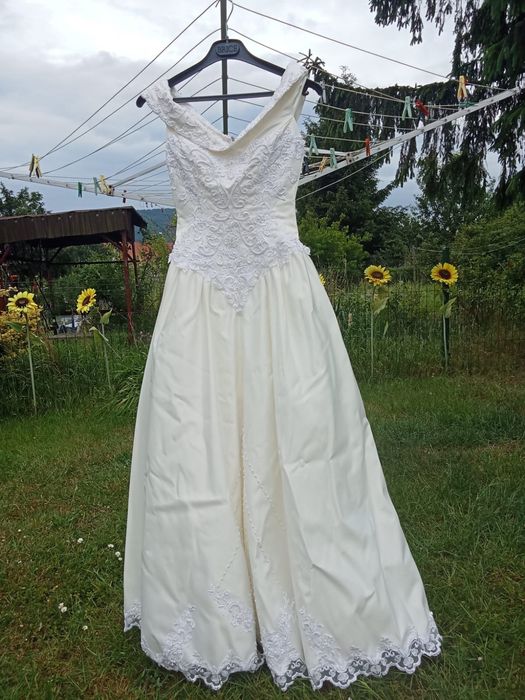 Przepiękna suknia ślubna !