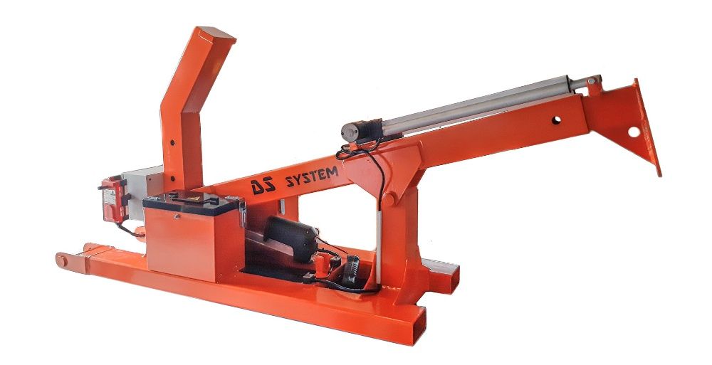 Żuraw wózka widłowego wyp. w siłowniki elektryczne - DS SYSTEM