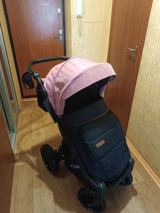 Дитяча універсальна прогулянкова коляска  Riko Nuno 03 Scarlet