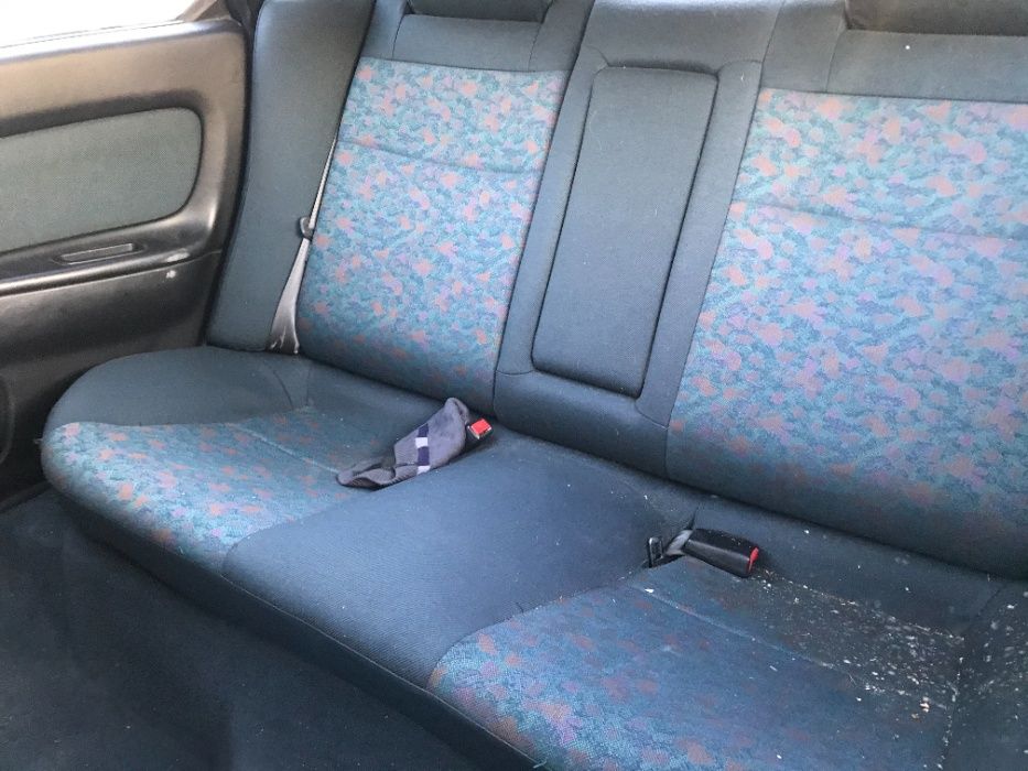 Mazda 323 F  BA 1,5 бензин /  капот