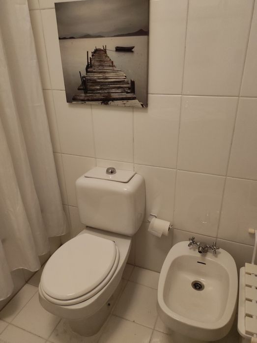 Quarto individual muito amplo,com luz direta