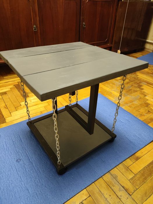 Журнальный столик