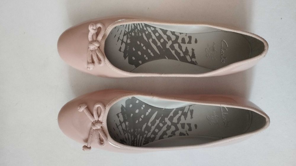 Туфлі шкільні шкіра Bootleg чорні 22.8 см бежеві нові Clarks 24см