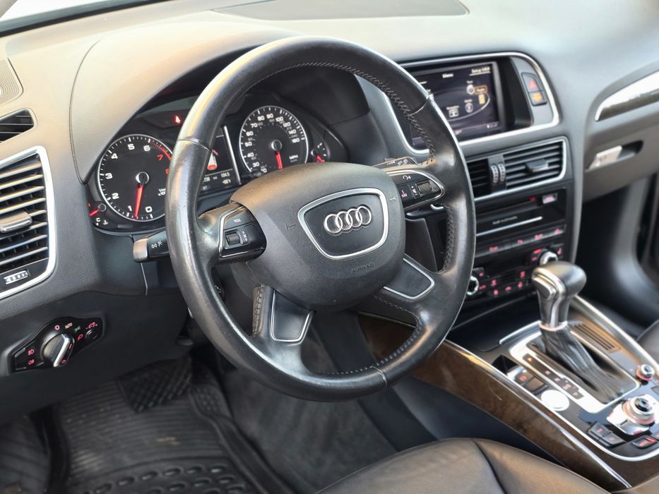 Продам свою Audi Q5 3.0 TFSI QUATTRO - 2014г