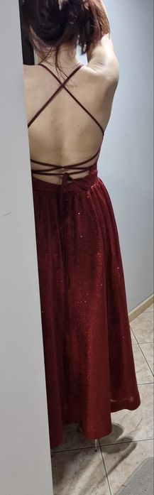 Wieczorowa sukienka dluga z rozcieciem na studniowkę rozm S