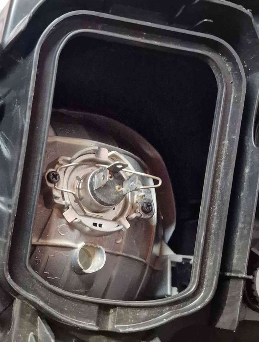 Ótica / Farol Direito 260104931R - RENAULT KANGOO Express