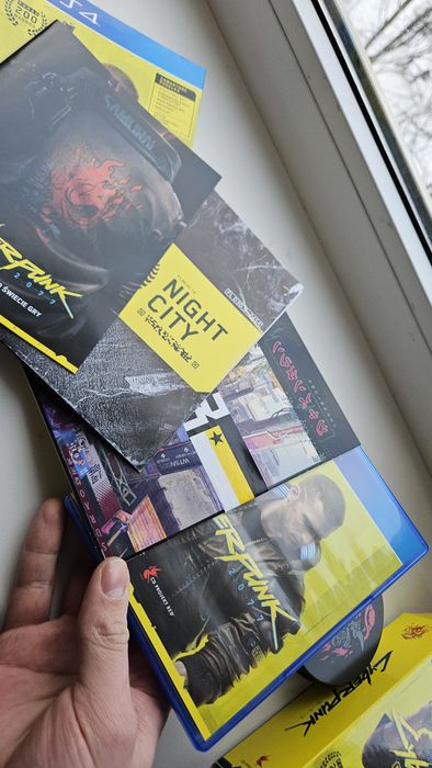 Гра на PS5-PS4  Cyberpunk 2077 delux edition