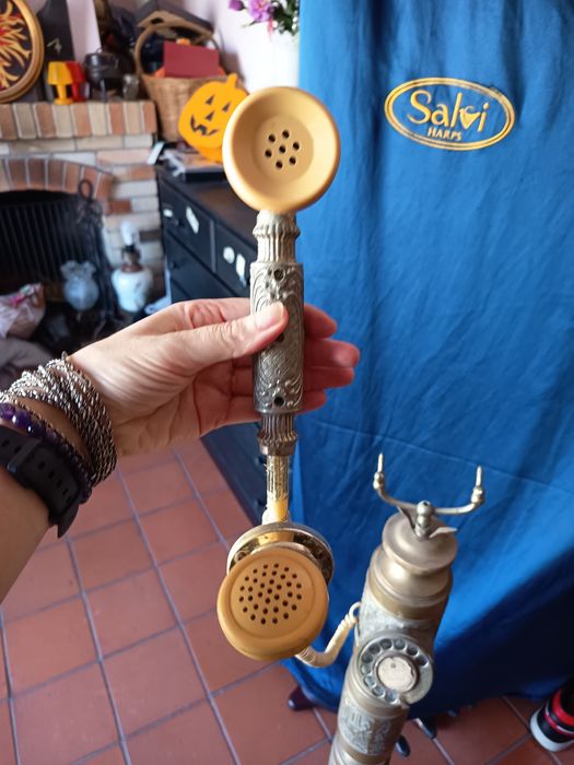 Telefone muito antigo