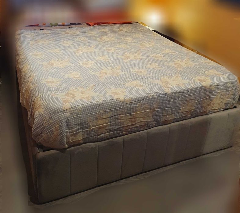 Estrutura base de cama estofada 140x200 c/ gavetas NOVA