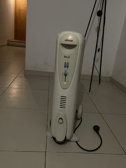 Aquecedor a Óleo / Termoventilador Ufesa Bravo com Rodas