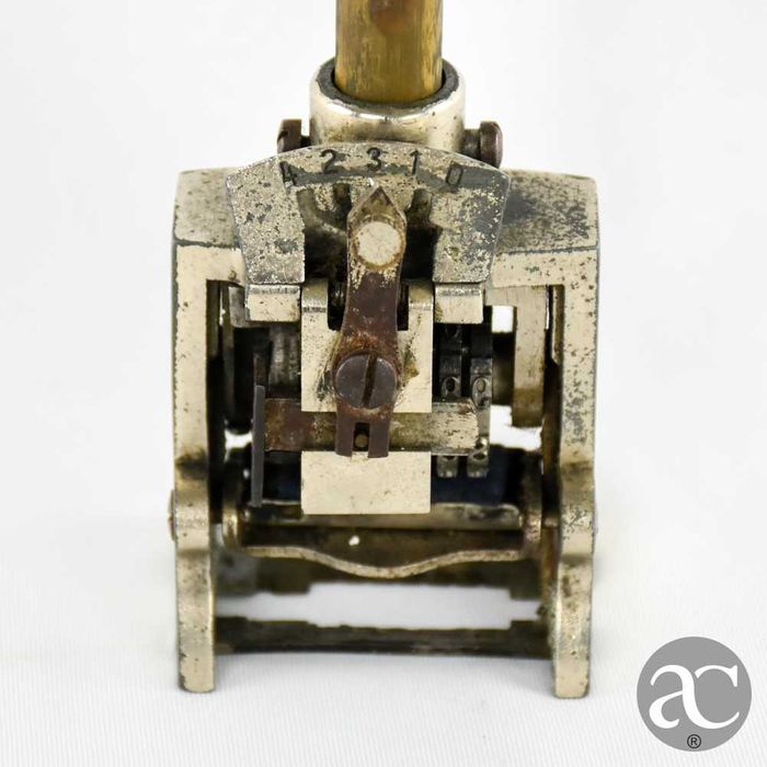 Carimbo / Numerador manual em metal, 1ª metade séc. XX