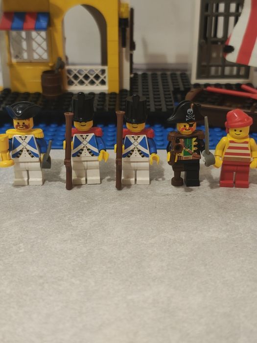 LEGO Pirates 6267 Lagoon Lock-up