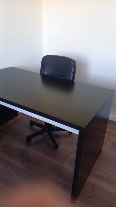 Secretaria IKEA 140x75 cm + Módulo Gavetas em Beje