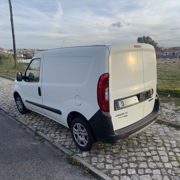 Fiat Doblo Cargo Sx 3 lugares - Poucos km.
