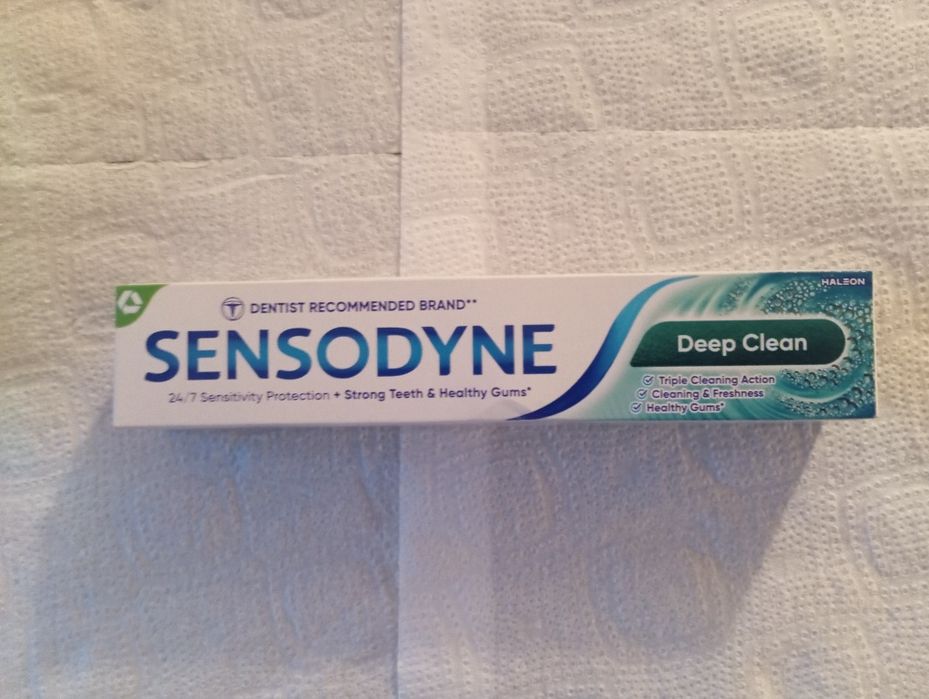 Sensodyne Deep Clean pasta do zębów 75ml 8 szt.