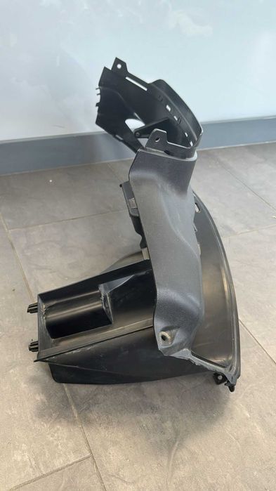 Kokpit wypełnienie osłona nóg Suzuki Burgman 650. 2013-18 [604]