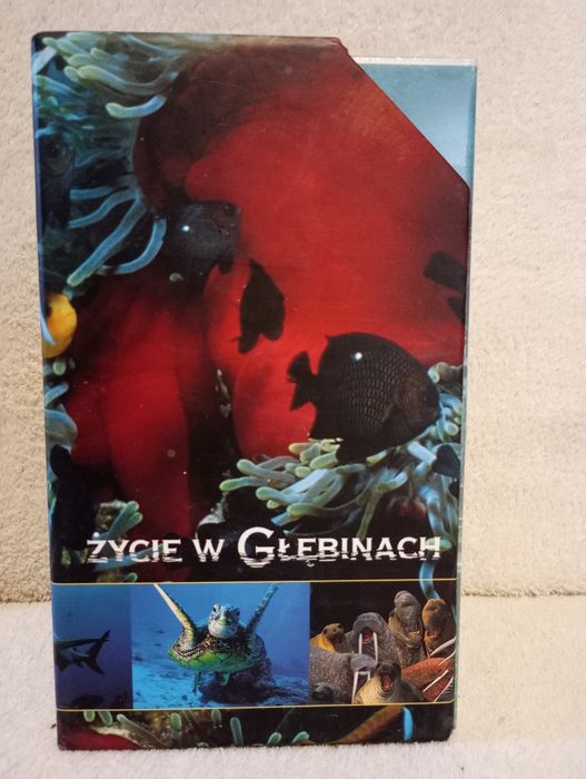 Życie w głębinach kasety vhs w folii zestaw