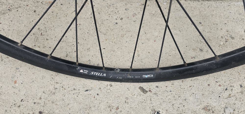 Koło 28" z silnikiem do rowerów Stella.  Pod tarcze.