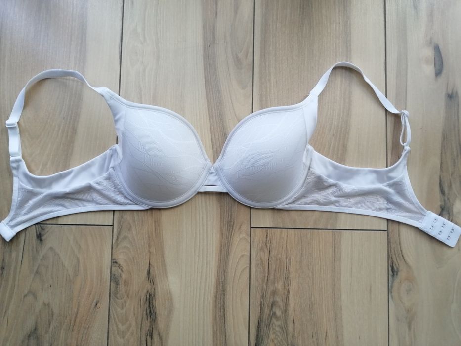 Biustonosz triumph Airy Sensation 75C