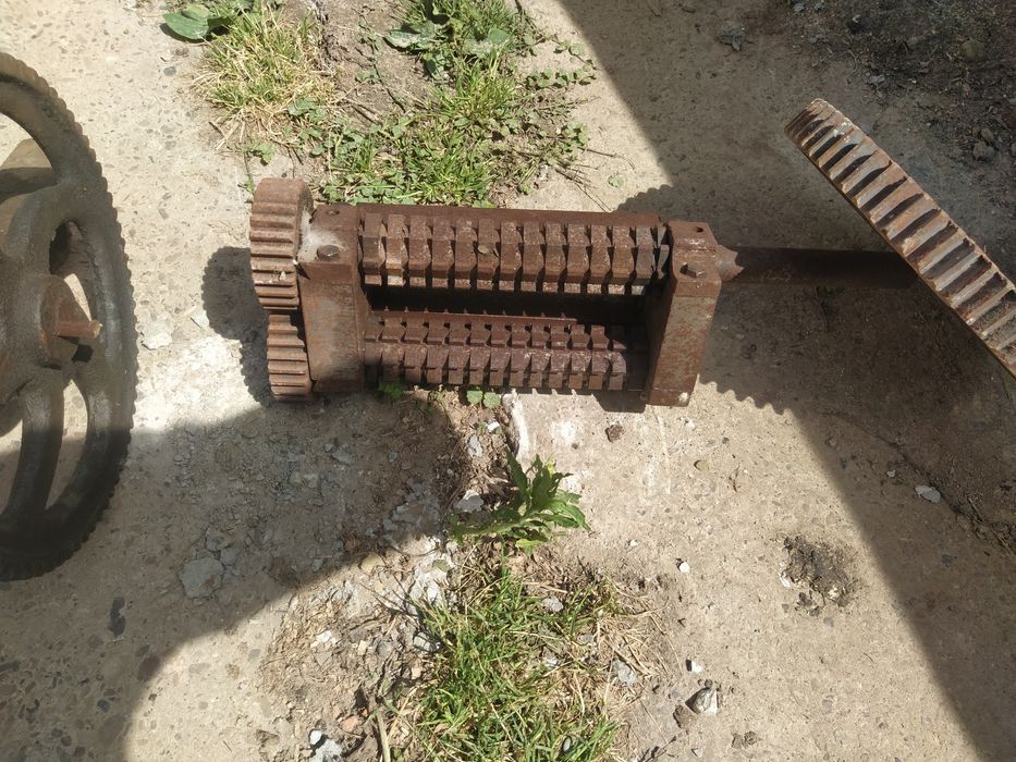 Продам механізм до січкарні дві штуки майже нові