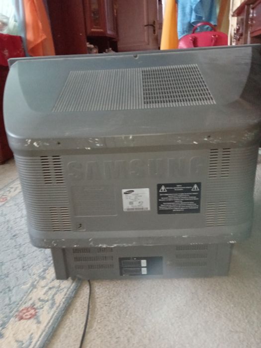 Великий телевізор Самсунг