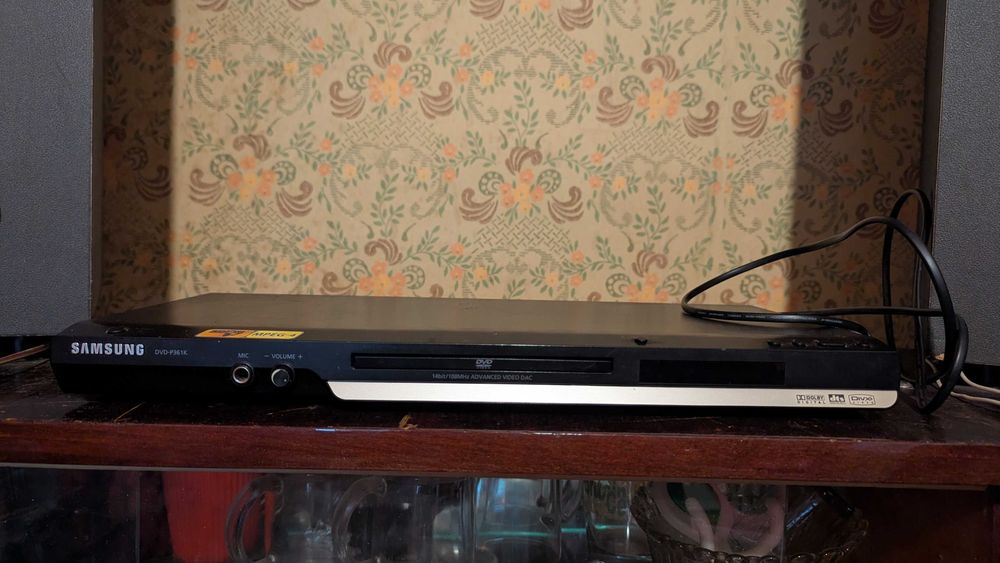 DVD проигрыватель SAMSUNG DVD-P361K с караоке