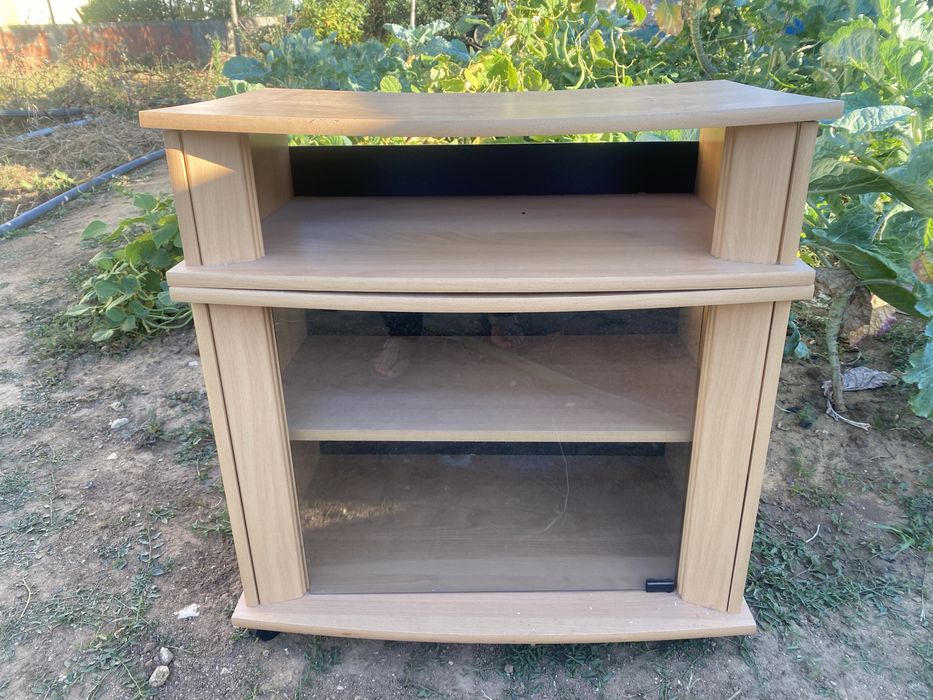 Movel de Sala  com porta de vidro