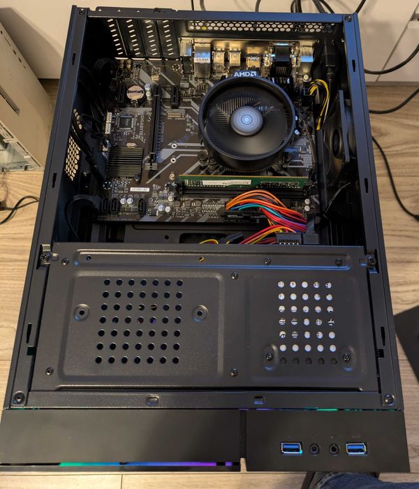 Komputer AMD Athlon 3000g, 8GB ram, 256GB SSd, Windows 11