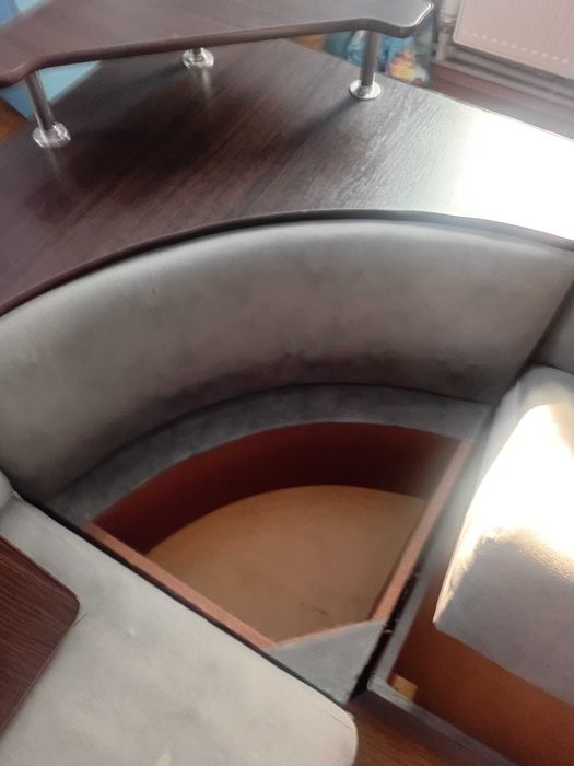 Продам гарний кутовий диван м.Кам'янське.