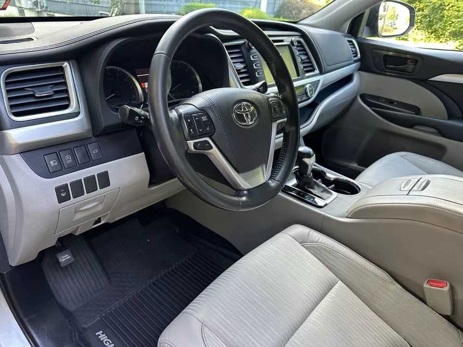 2018 Toyota Highlander LE