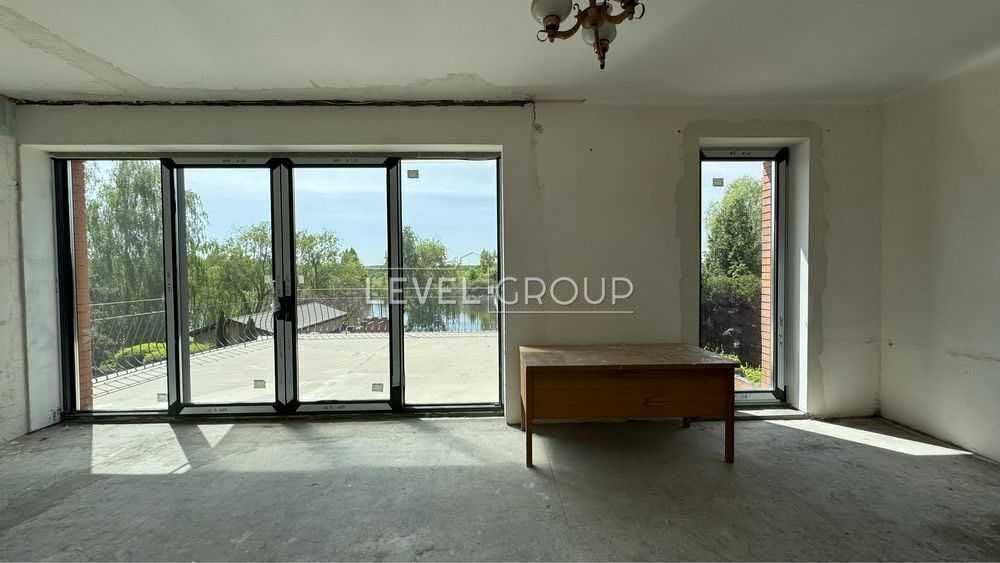 Продаж маєтку з виходом на воду і додатковим будинком! 
Конча-Заспа!