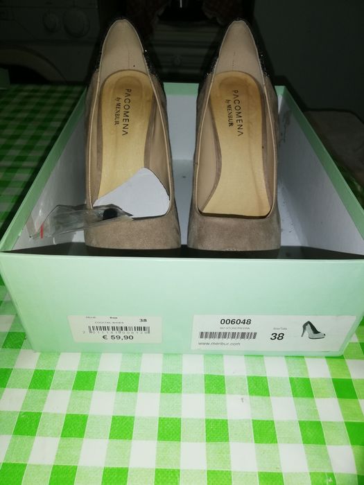 Sapatos senhora de festa.