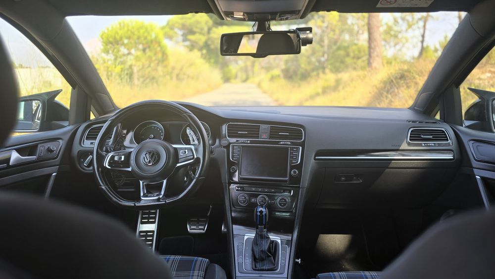 Volkswagen Golf GTE Hybrido plug-in aceito retoma
