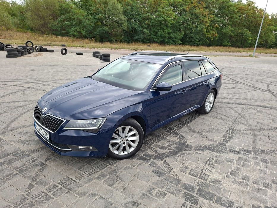 Skoda Superb 2.0 TDI Combi Style XENON