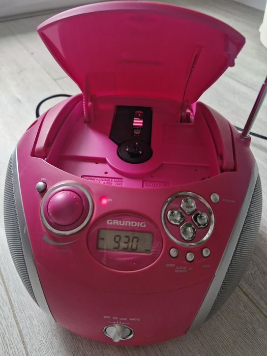 Radioodtwarzacz  radio  Grundig  RCD 1445 różowy CD USB