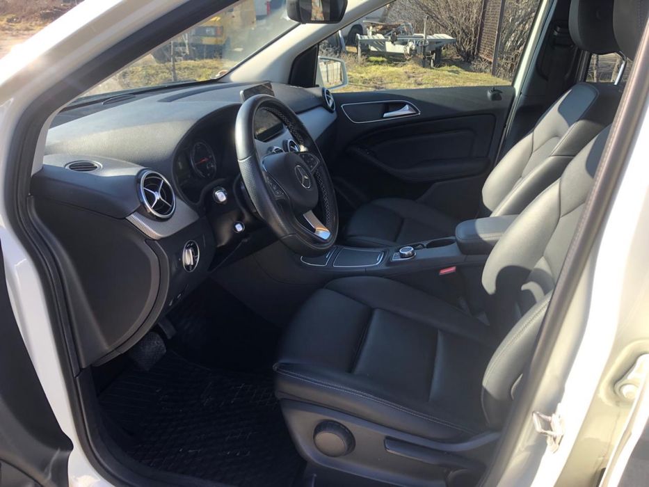 Mercedes -Benz B250E