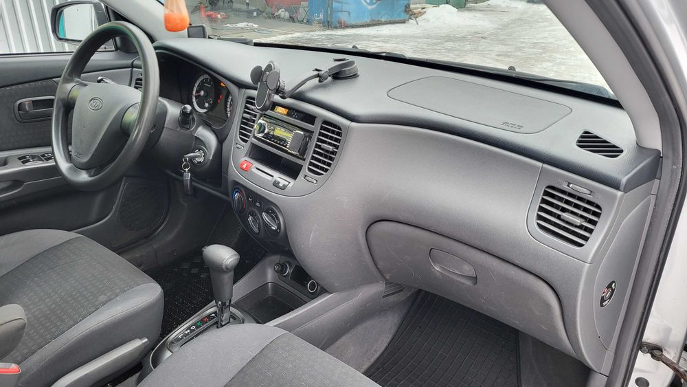 Авто KIA Rio 2006 1.4