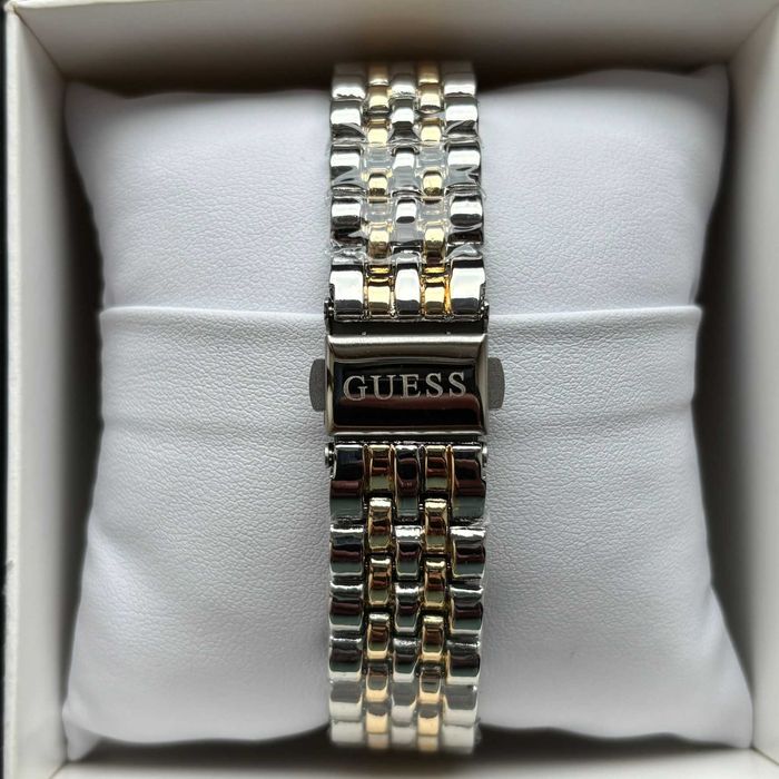 Жіночий годинник на браслеті Guess з циферблатом кольору шоколад