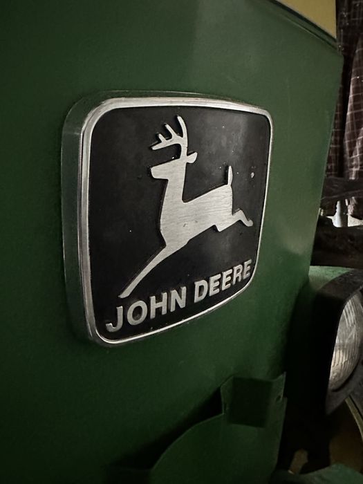 Трактор John Deere 3140