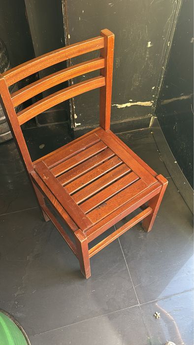 Conjunto de Cadeiras em Madeira – Ideal para Restaurante, Bar ou Café